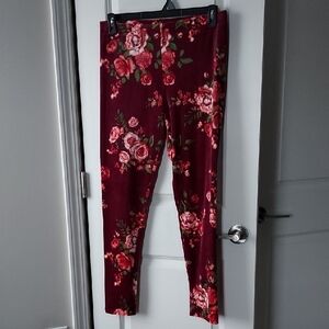 No Boundaries Red and Green Floral Leggings Xl 15-17